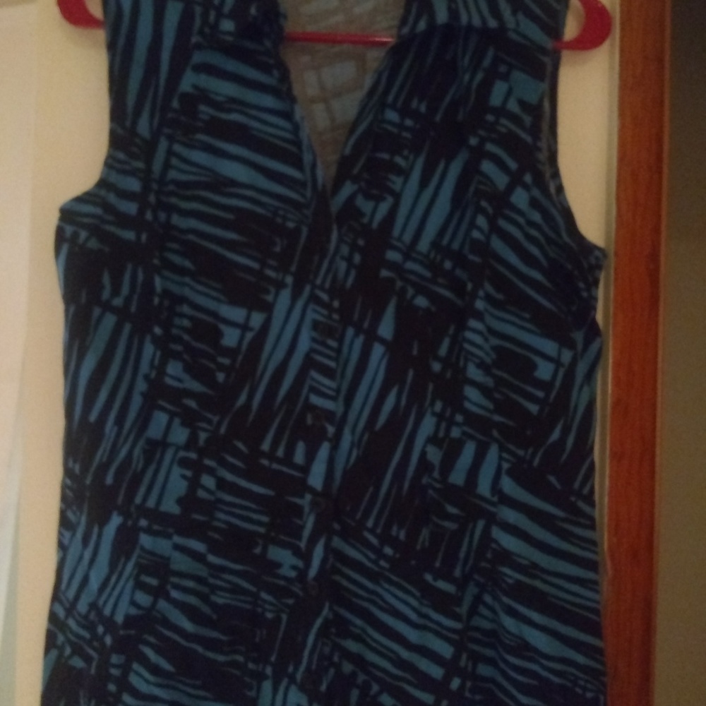 Apt. 9 button down sleeveless blouse